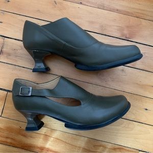 John Fluevog Gracias Shoe Size 8.5